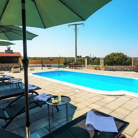 Stone Holiday With Pool And Gorgeous Sea Views Rogoznica רוגוזניצה