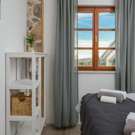 Stone Holiday With Pool And Gorgeous Sea Views Rogoznica