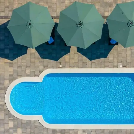 Stone Holiday With Pool And Gorgeous Sea Views Rogoznica רוגוזניצה