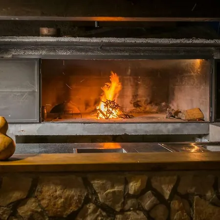 Stone Holiday With Pool And Gorgeous Sea Views Rogoznica *