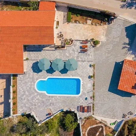 וילה Stone Holiday With Pool And Gorgeous Sea Views Rogoznica