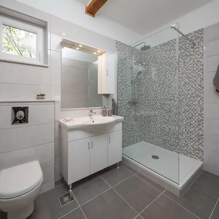 Stone Holiday With Pool And Gorgeous Sea Views Rogoznica וילה *